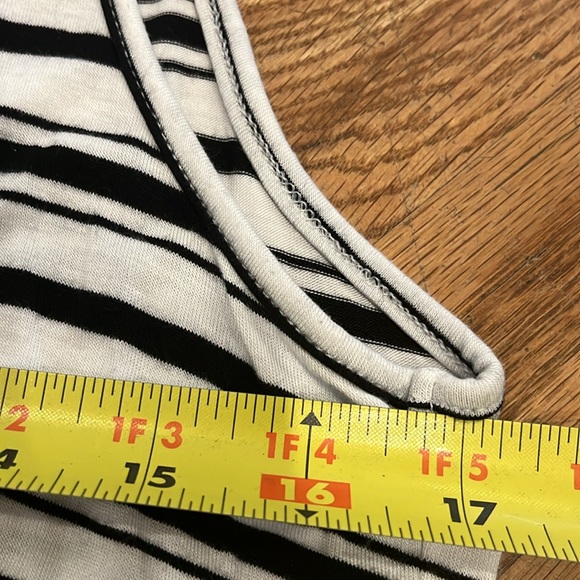 WHBM sleeveless top - Picture 7 of 7